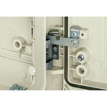 Schneider Electric NSYRETPLA - Door retainer for vers.PLA, PLAZ and PLAT -openi